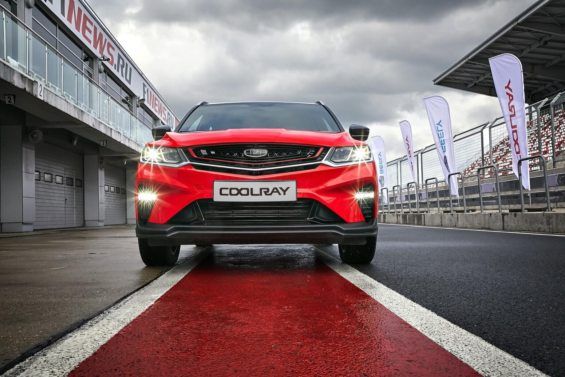 /img/cars/1637050941-exterior_geely_Coolray_10.jpg