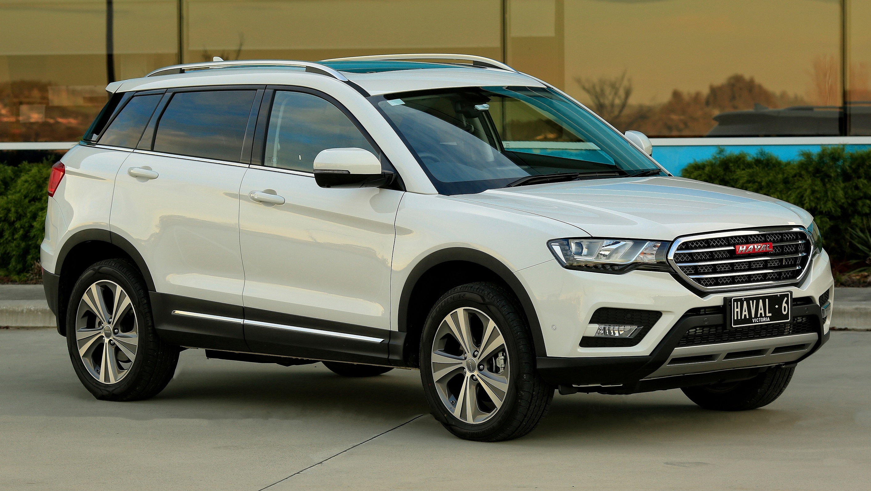/img/cars/1637051156-exterior_haval_H6_7.jpeg