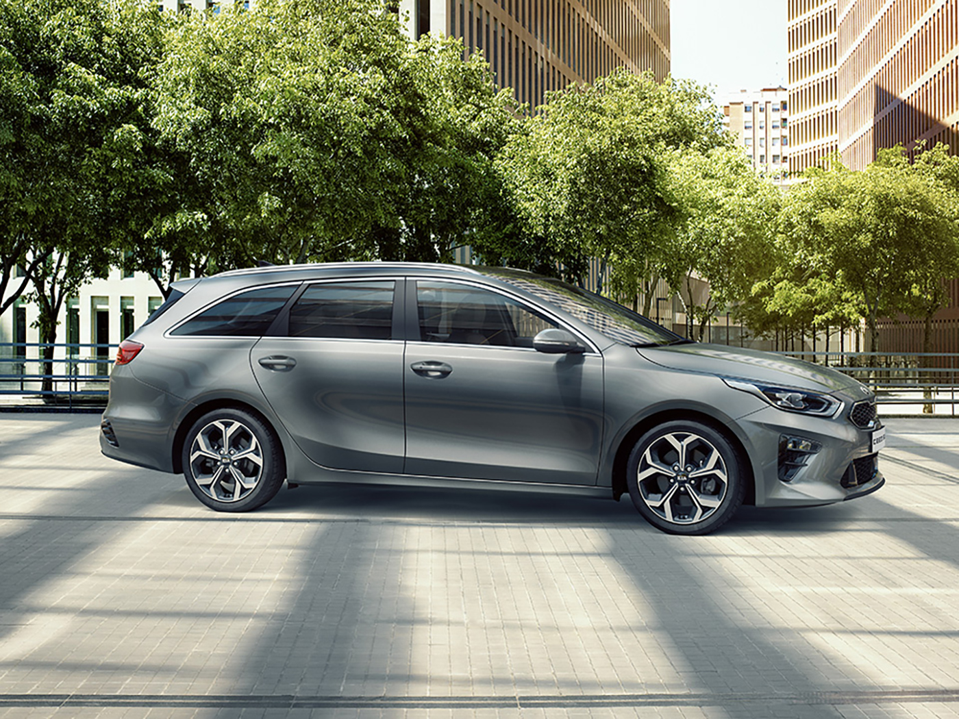 /img/cars/1637051601-exterior_kia_Ceed_SW_5.jpg