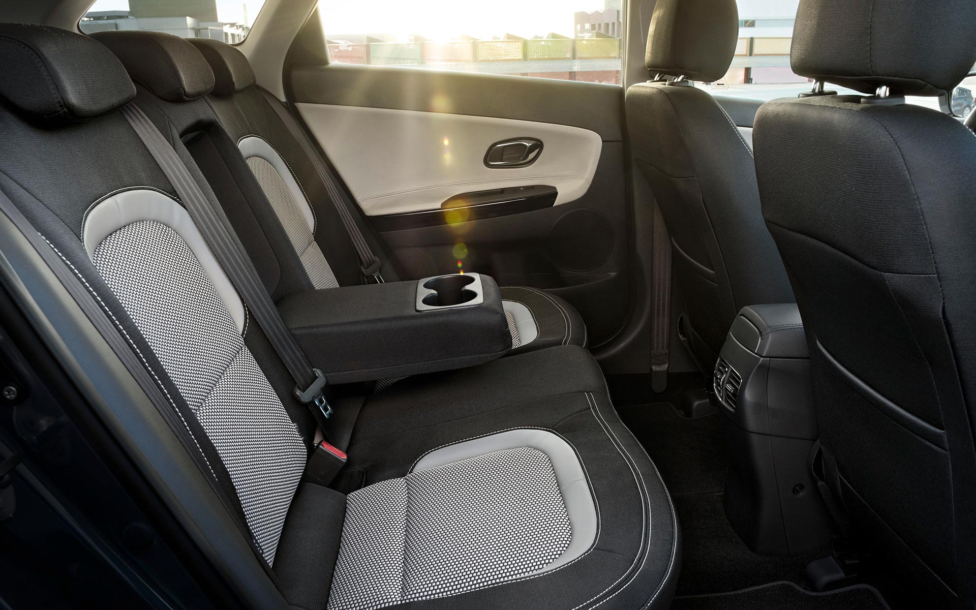 /img/cars/1637051602-interior_kia_Ceed_SW_4.jpg
