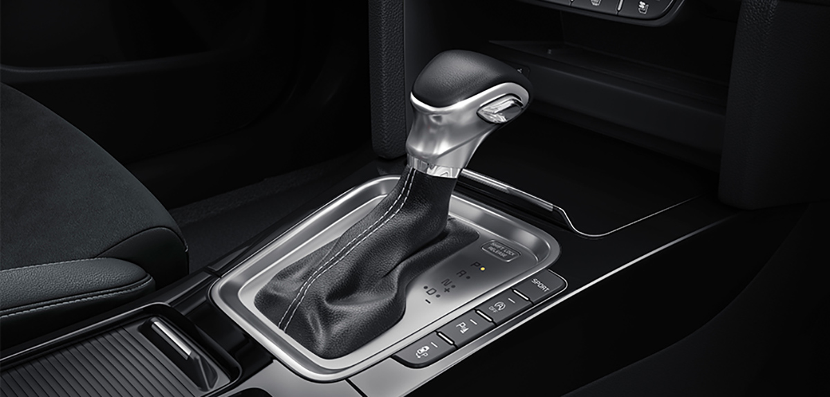 /img/cars/1637051739-interior_kia_ProCeed_5.jpg