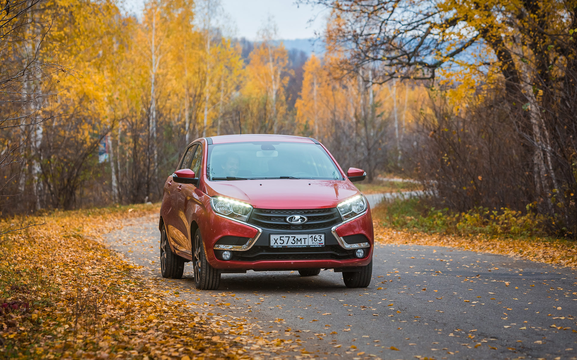 /img/cars/1637052420-exterior_lada_XRAY_6.jpg