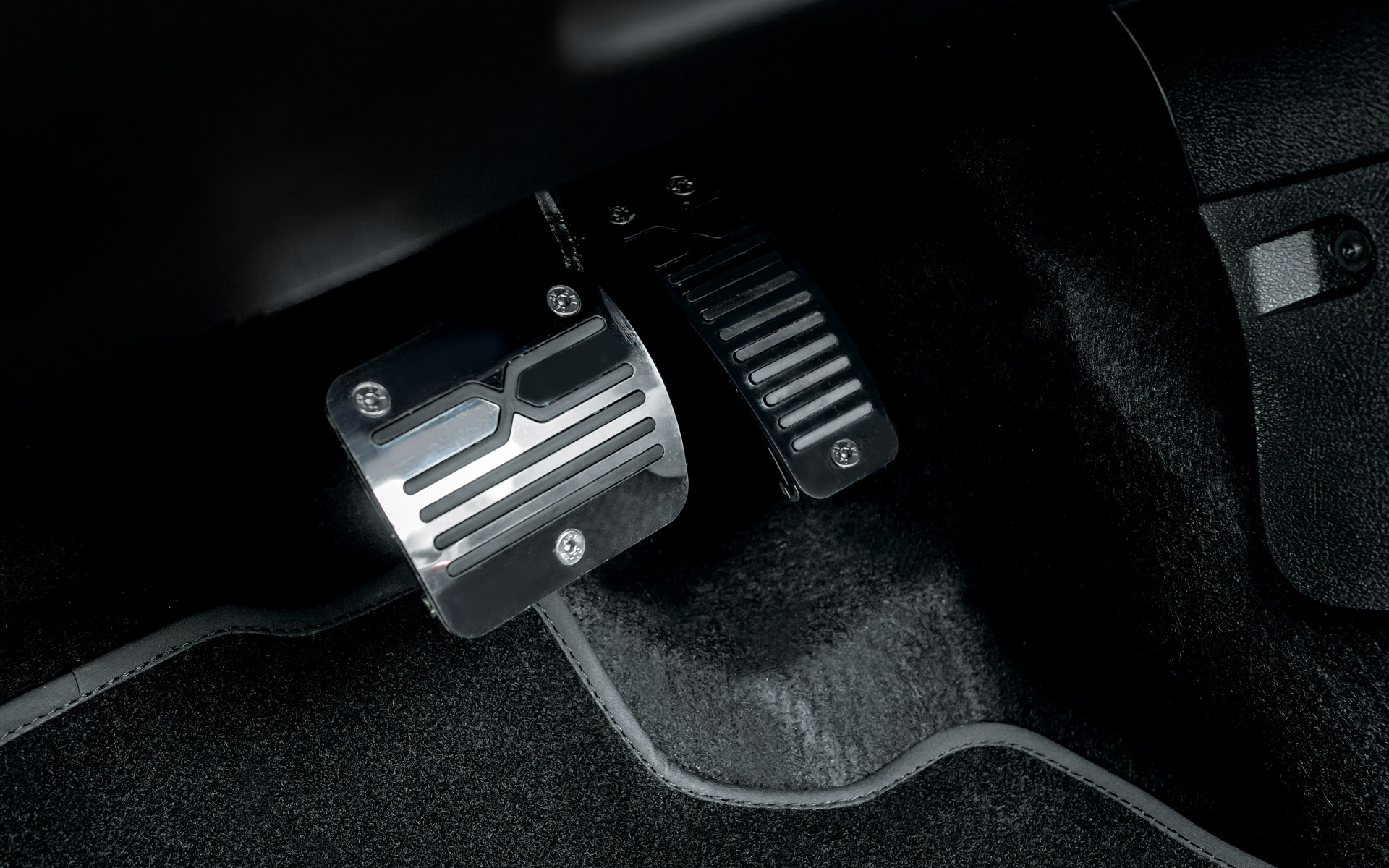 /img/cars/1637052421-interior_lada_XRAY_13.jpg