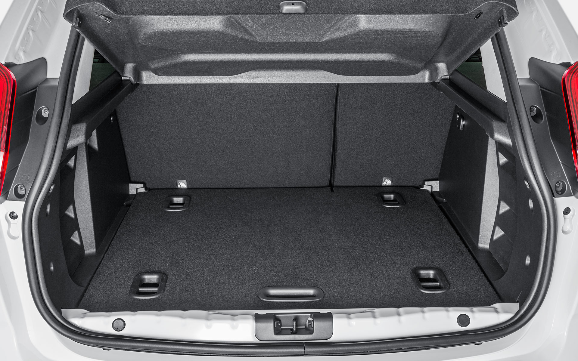 /img/cars/1637052421-interior_lada_XRAY_3.jpg