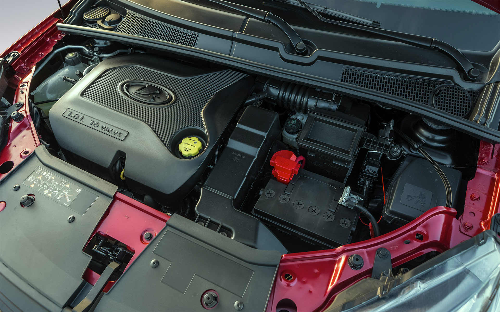 /img/cars/1637052422-interior_lada_XRAY_8.jpg