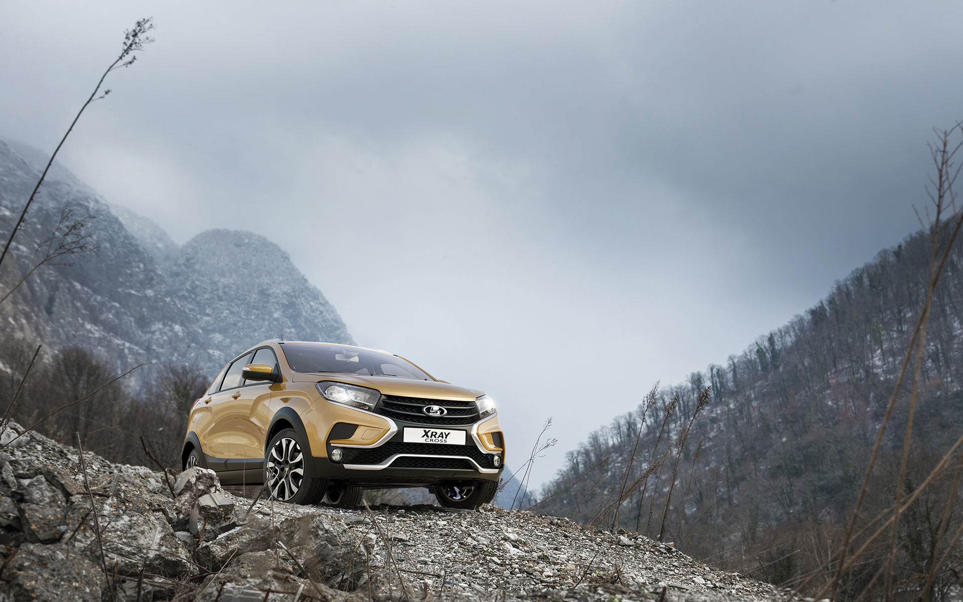 /img/cars/1637052447-exterior_lada_XRAY_Cross_6.jpg