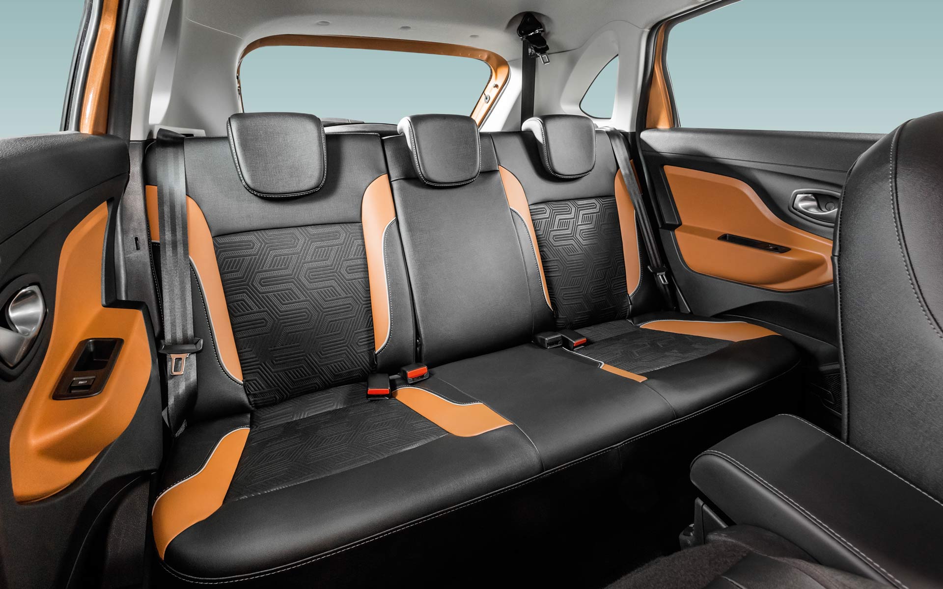 /img/cars/1637052448-interior_lada_XRAY_Cross_2.jpg