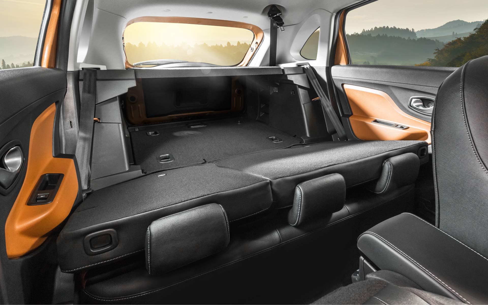/img/cars/1637052448-interior_lada_XRAY_Cross_3.jpg
