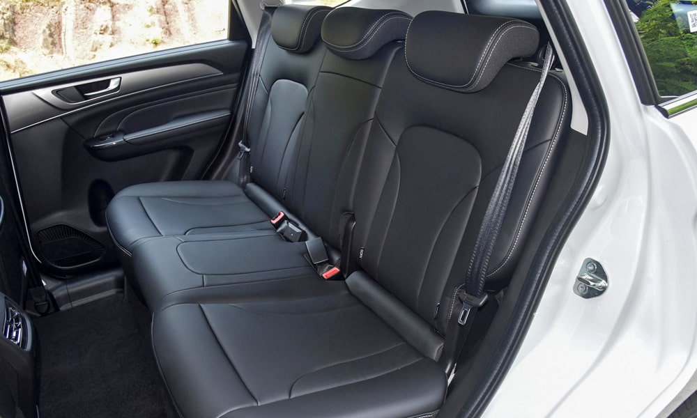 /img/cars/1683010059-m6-16.jpg